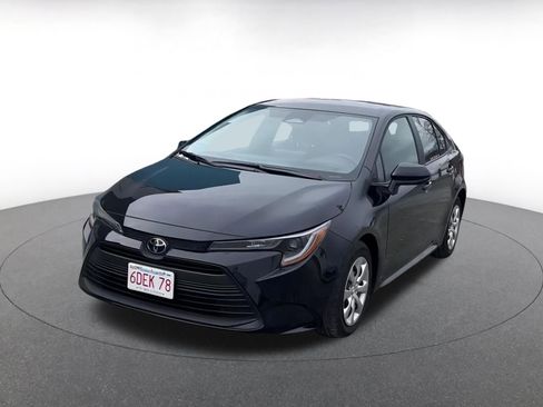 Used 2025 Toyota Corolla LE image 7