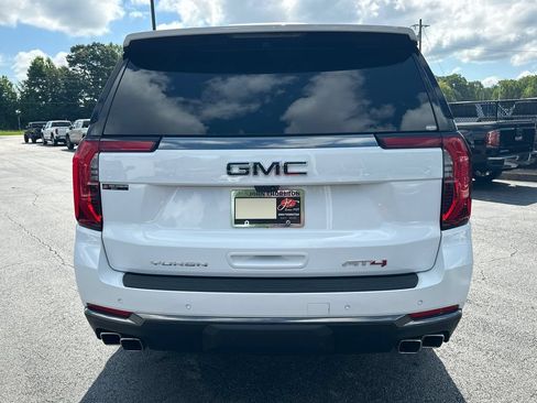 Used 2026 GMC Yukon AT4 w/ AT4 Premium Plus Package AWD/4WD image 7