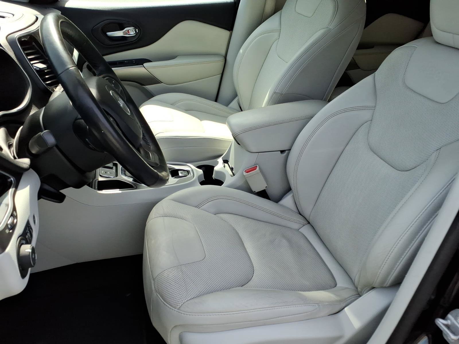 Certified 2019 Jeep Cherokee Limited FWD image 11