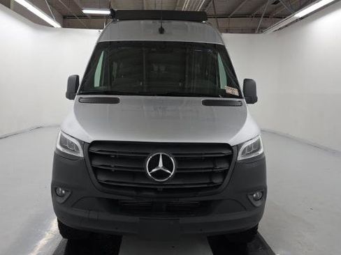 Used 2022 Mercedes-Benz Sprinter 2500 image 7