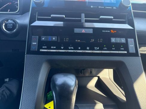 Used 2019 Toyota Avalon Touring image 22