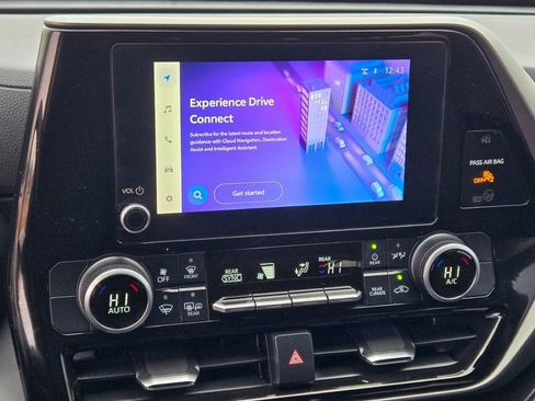 Used 2024 Toyota Highlander LE image 25