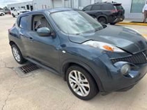 Used 2014 Nissan Juke SV FWD image 2