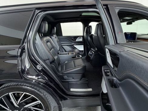 Used 2025 Lincoln Aviator Black Label w/ Jet Appearance Package AWD/4WD image 5