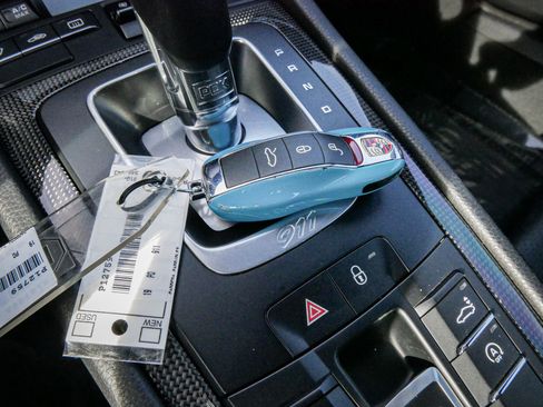 Used 2019 Porsche 911 Carrera image 35