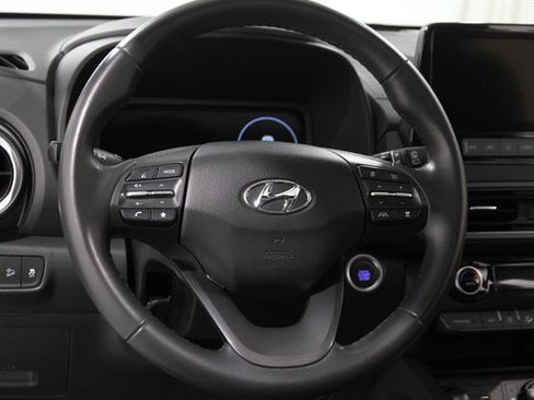 Used 2022 Hyundai Kona Limited image 7