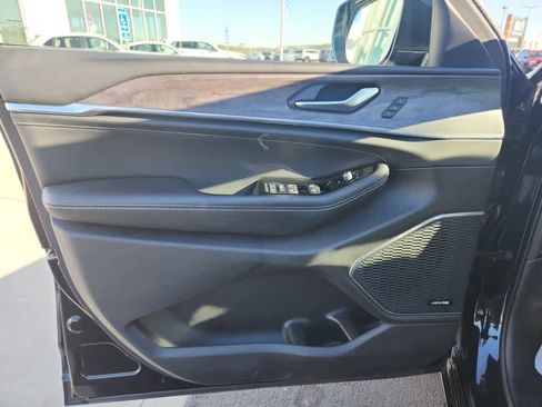 Used 2023 Jeep Grand Cherokee L Overland image 24