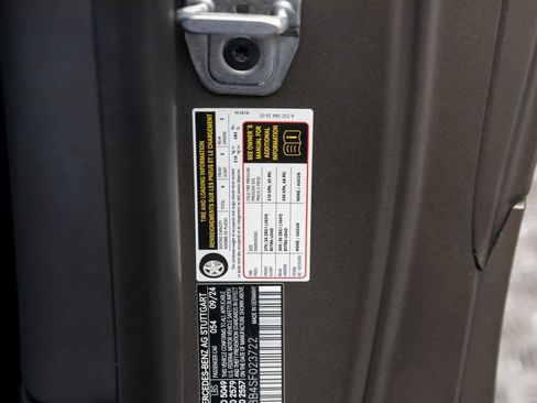 Used 2025 Mercedes-Benz SL 63 AMG 4MATIC image 32