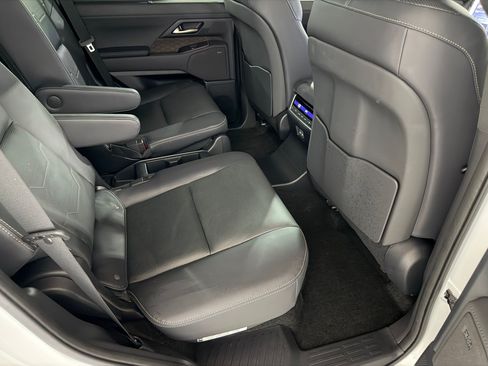 Used 2024 Lexus GX 550 w/ Accessory Package (Z1) AWD/4WD image 46