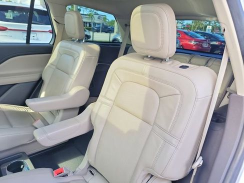 Used 2022 Lincoln Aviator Reserve w/ Class IV Trailer Tow Package RWD image 12