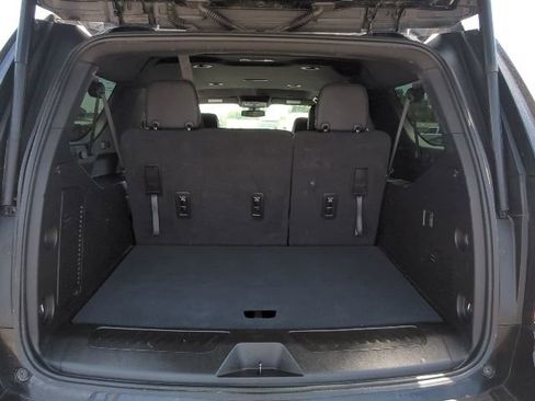 Used 2022 Chevrolet Suburban LT AWD/4WD image 35