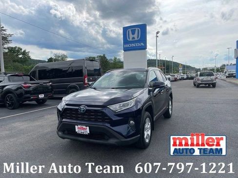 Used 2020 Toyota RAV4 XLE w/ Convenience Package AWD/4WD image 1