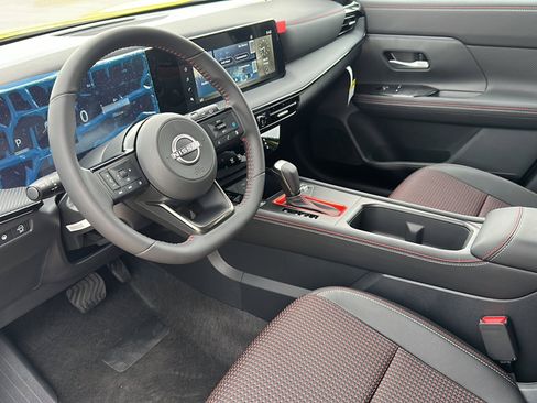 New 2025 Nissan Kicks SR w/ Illumination Package image 9