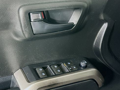 Used 2021 Toyota Tacoma SR5 image 14