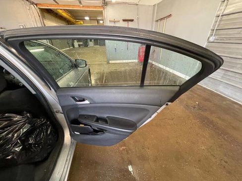 Used 2009 Honda Accord LX-P image 27