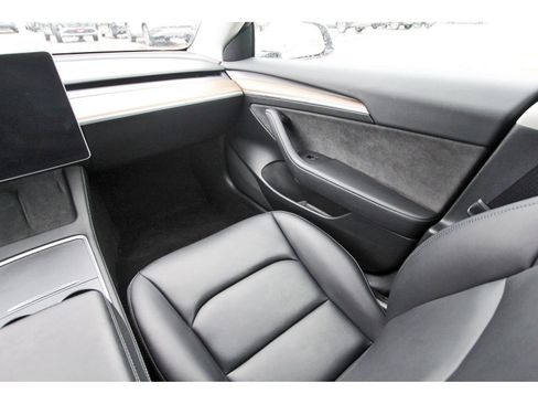Used 2023 Tesla Model 3 Standard Range image 13