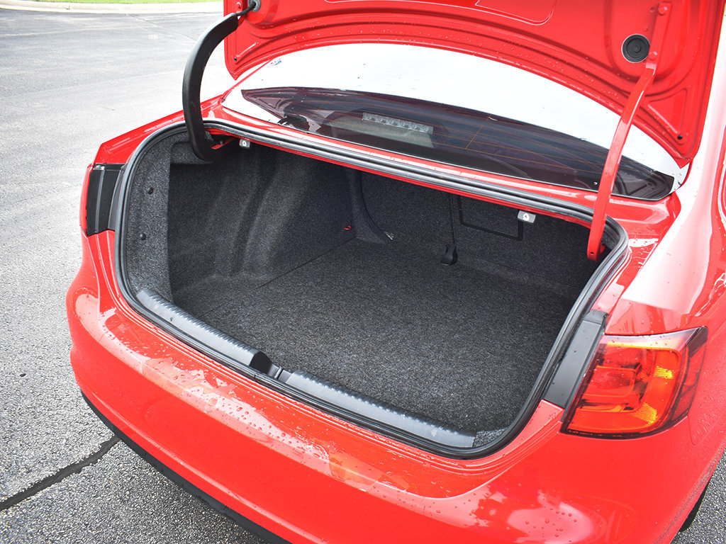 Used 2012 Volkswagen Jetta GLI FWD image 22