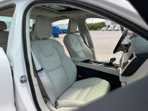 Used 2021 Volvo S60 T5 Momentum FWD image 26