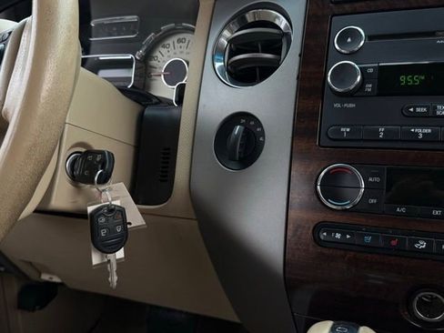 Used 2014 Ford Expedition XLT w/ Equipment Group 202A image 26