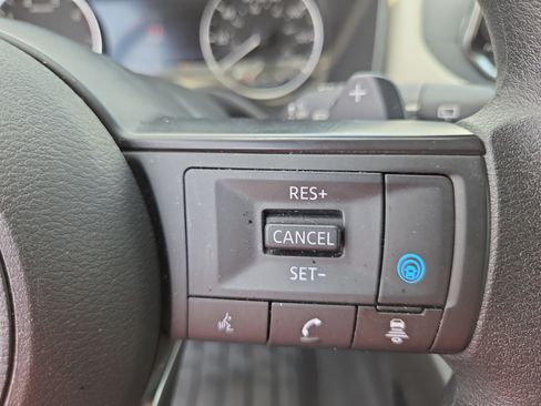 Used 2024 Nissan Rogue SV AWD/4WD image 26