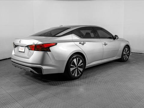 Used 2019 Nissan Altima 2.5 SL FWD image 8
