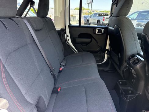 Used 2025 Jeep Wrangler Unlimited Rubicon AWD/4WD image 24