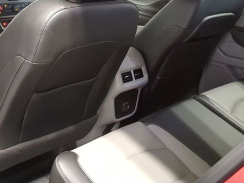Used 2023 GMC Terrain SLT w/ LPO, Floor Liner Package AWD/4WD image 22