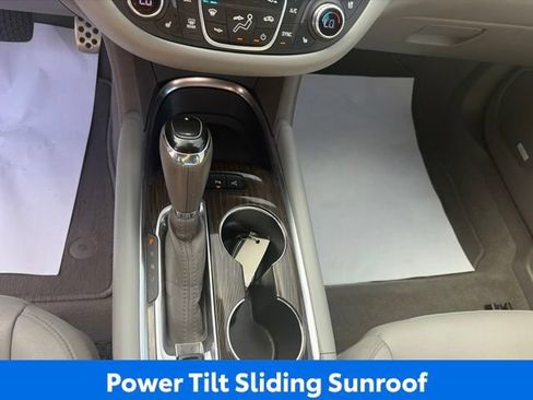 Used 2016 Chevrolet Malibu Premier w/ Driver Confidence Package II FWD image 19