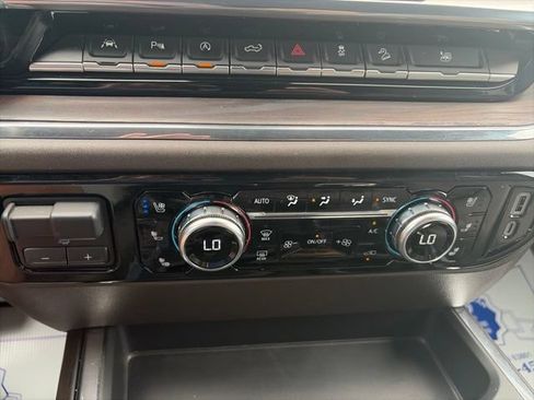 Used 2024 GMC Sierra 1500 SLT w/ SLT Premium Plus Package AWD/4WD image 23