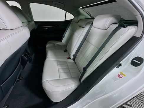 Used 2017 Lexus ES 350 w/ Luxury Package FWD image 25