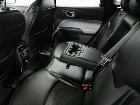 Used 2023 Jeep Compass Latitude image 25