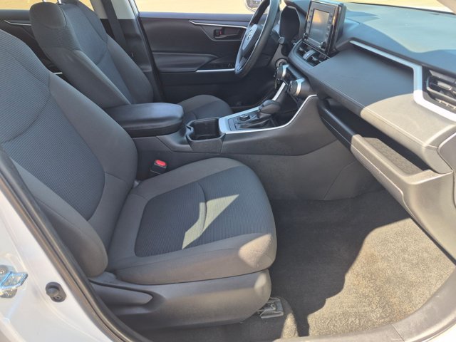 Used 2022 Toyota RAV4 LE AWD/4WD image 26