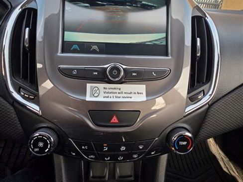 Used 2017 Chevrolet Cruze LT w/ Convenience Package image 14