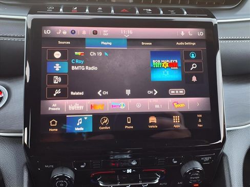 New 2025 Jeep Grand Cherokee Limited w/ Black Appearance Package image 10