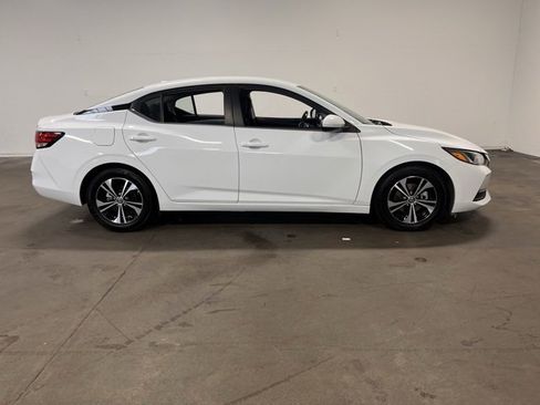 Used 2022 Nissan Sentra SV image 2