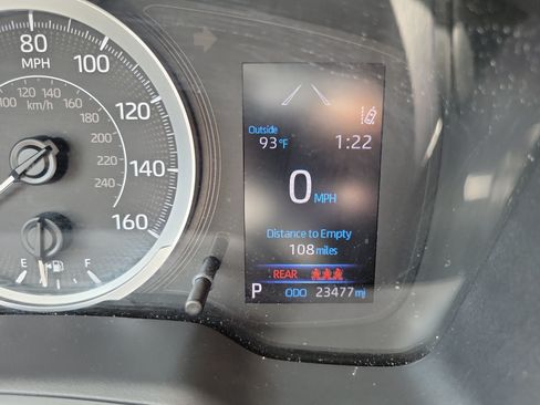 Used 2022 Toyota Corolla LE FWD image 25