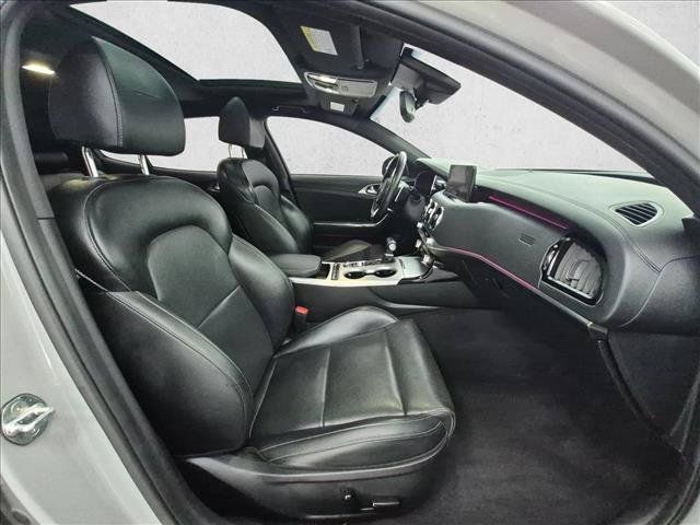 Used 2022 Kia Stinger GT1 RWD image 25