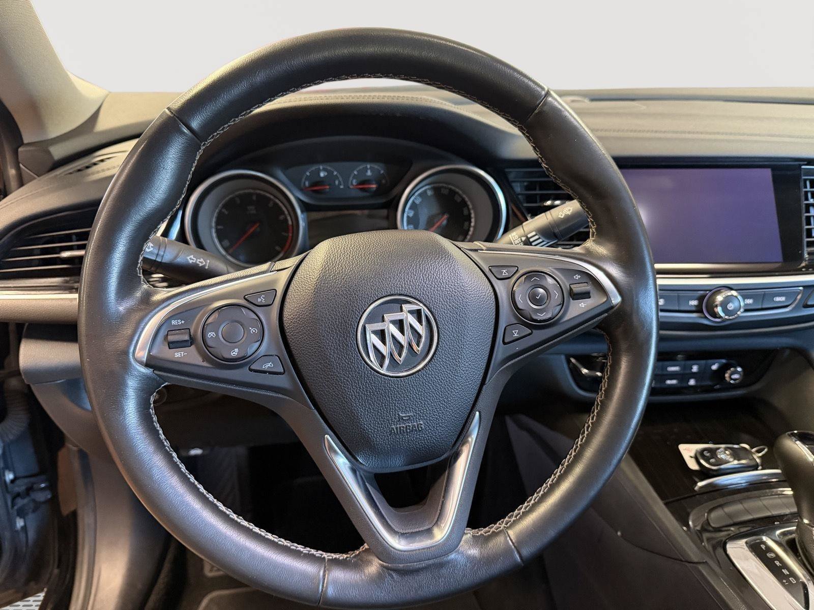 Used 2018 Buick Regal Essence FWD image 28