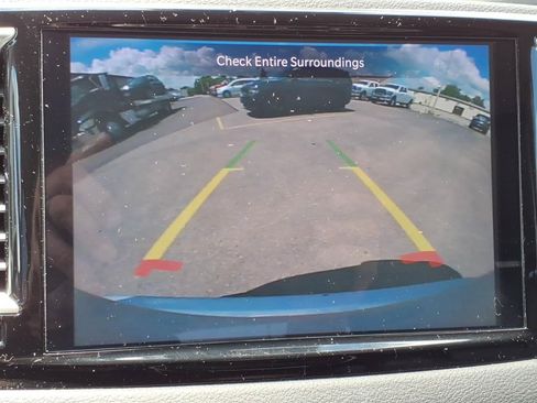 Used 2024 Chrysler Pacifica Touring-L FWD image 28