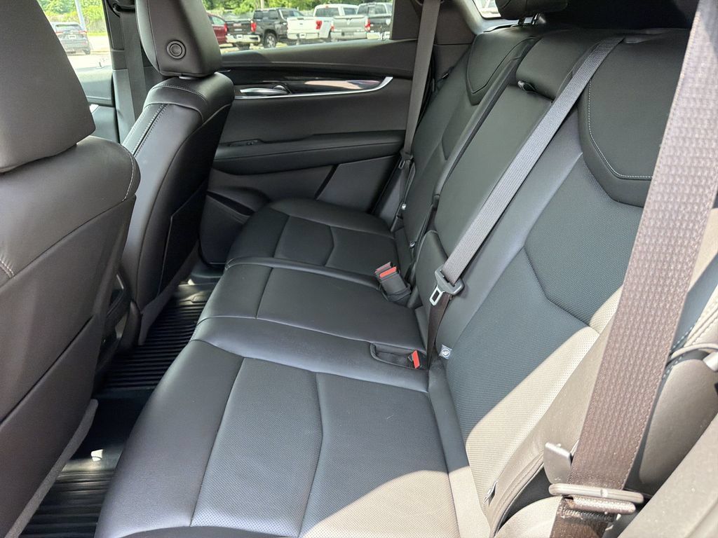 Used 2021 Cadillac XT5 Premium Luxury AWD/4WD image 13