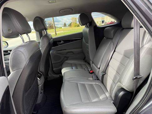 Used 2016 Kia Sorento EX FWD image 17