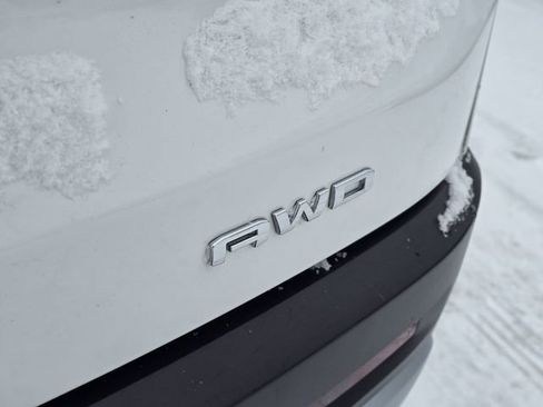 Used 2023 GMC Acadia SLT AWD/4WD image 31