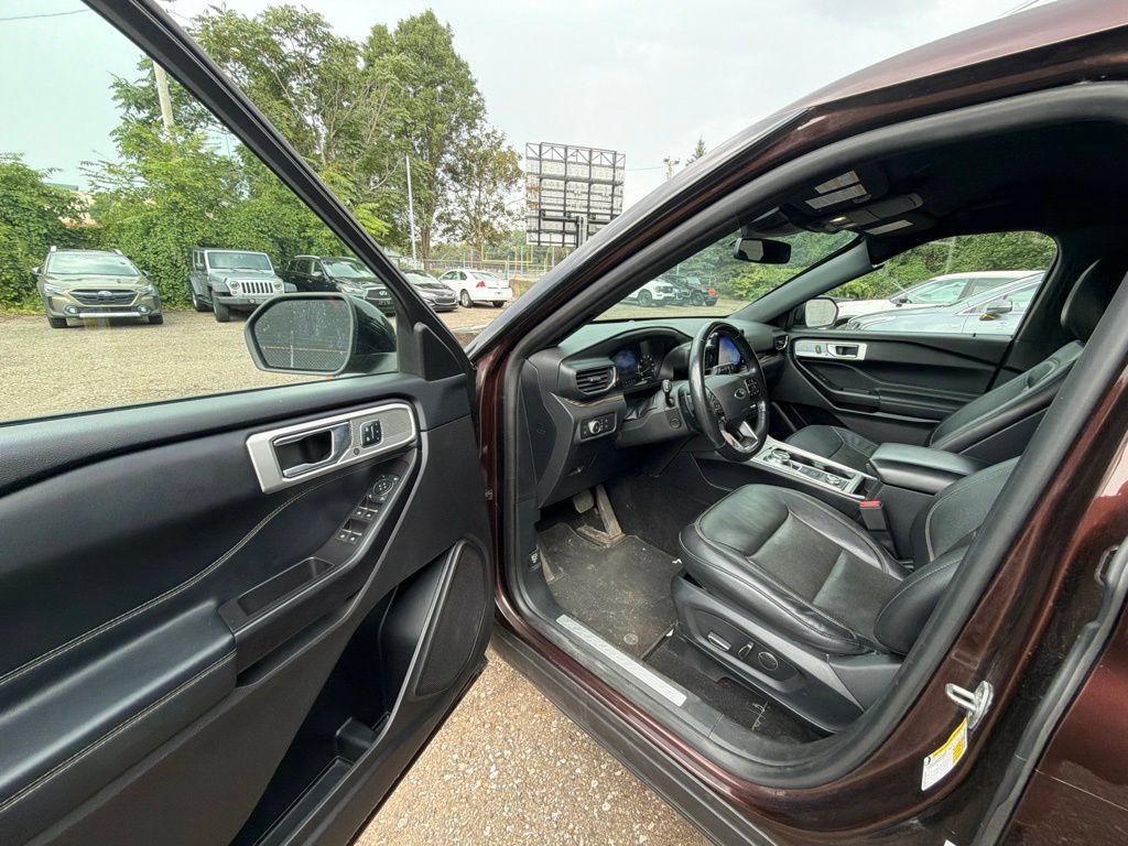 Used 2020 Ford Explorer Limited w/ Hybrid Equipment Group 310A AWD/4WD image 9