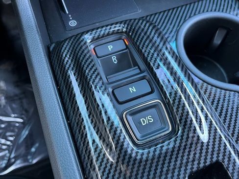 Used 2025 Honda Pilot Touring image 25