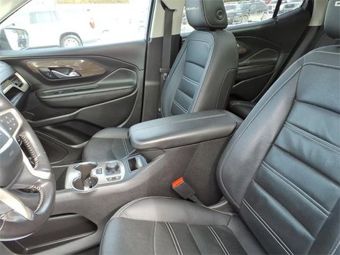 Used 2022 GMC Terrain Denali w/ Denali Premium Package image 10