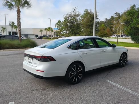 Used 2024 Honda Accord Touring image 7