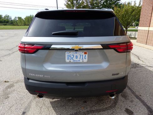 Used 2023 Chevrolet Traverse LT AWD/4WD image 8