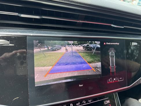 Used 2019 Audi Q8 Premium w/ Convenience Package AWD/4WD image 8