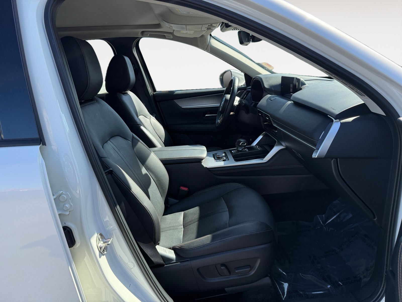 Certified 2024 MAZDA CX-90 Plug-In Hybrid w/ Premium Pkg AWD/4WD image 19