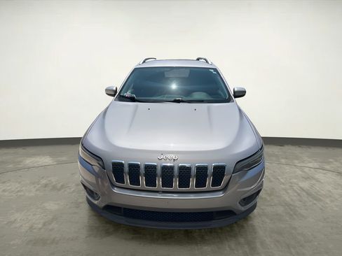 Used 2019 Jeep Cherokee Latitude w/ Cold Weather Group image 1
